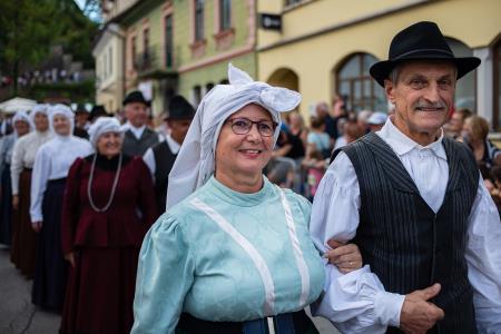 Izjemen obisk zaznamoval 50. Dneve narodnih noš in oblačilne dediščine v Kamniku (Blaž T. Muc)  (75)